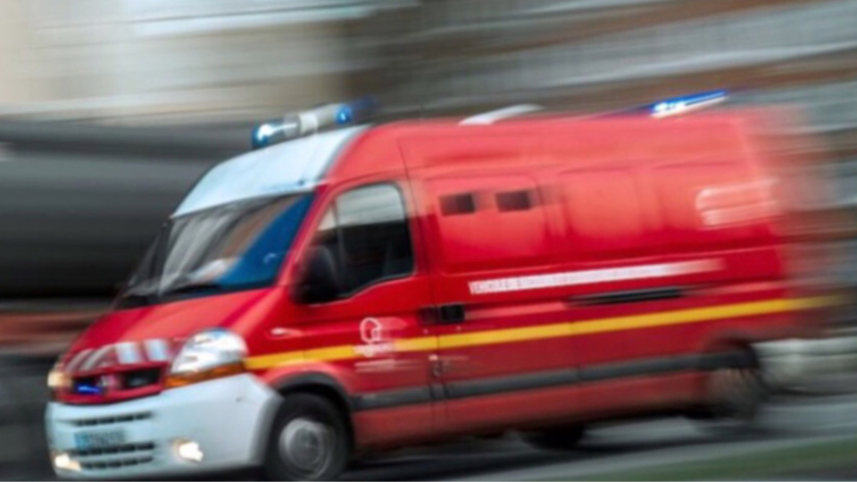 La victime se plaignant de douleurs aux poignets a été transportée à l'hôpital de Poissy par les sapeurs-pompiers (illustration)