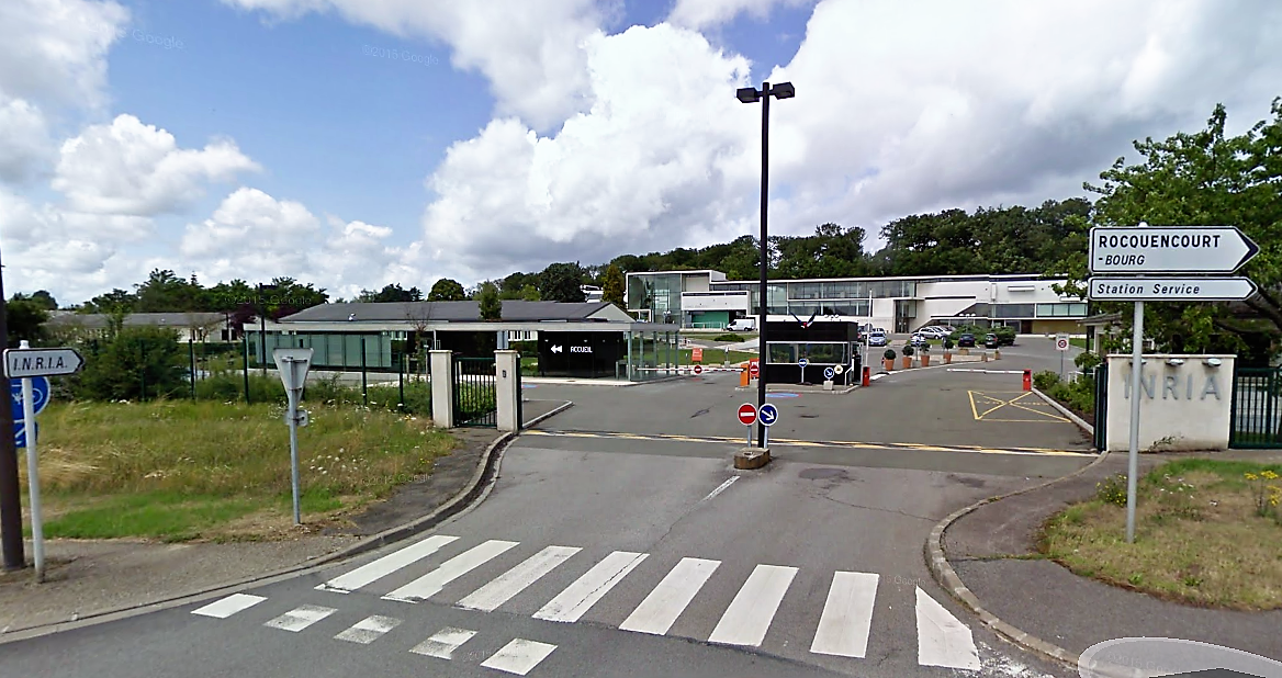 Un peu moins d'une centaine de migrants vont être hébergés sur le site de l'INRIA, à Rocquencourt (Illustration©Google Maps)