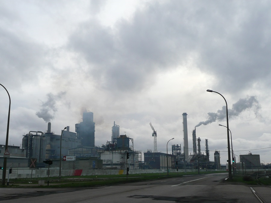 Les industriels doivent s'assurer du bon état et du bon fonctionnement des installations de combustion et des dispositifs antipollution (Illustration©infonormandie)