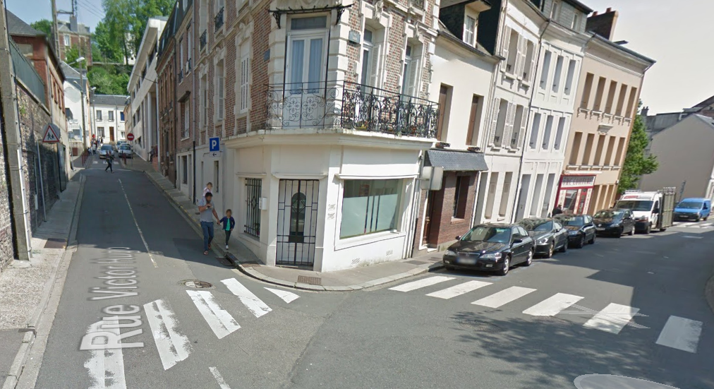 Les deux enfants traversaient la chaussée à l'angle des rues Thiers et Victor Hugo pour es rendre à l'école (Illustration©Google Maps)
