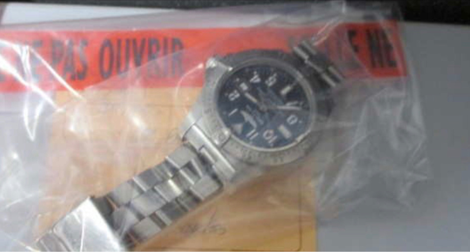 Parmi les objets découverts : une montre de marque Breitling n° 1241172.