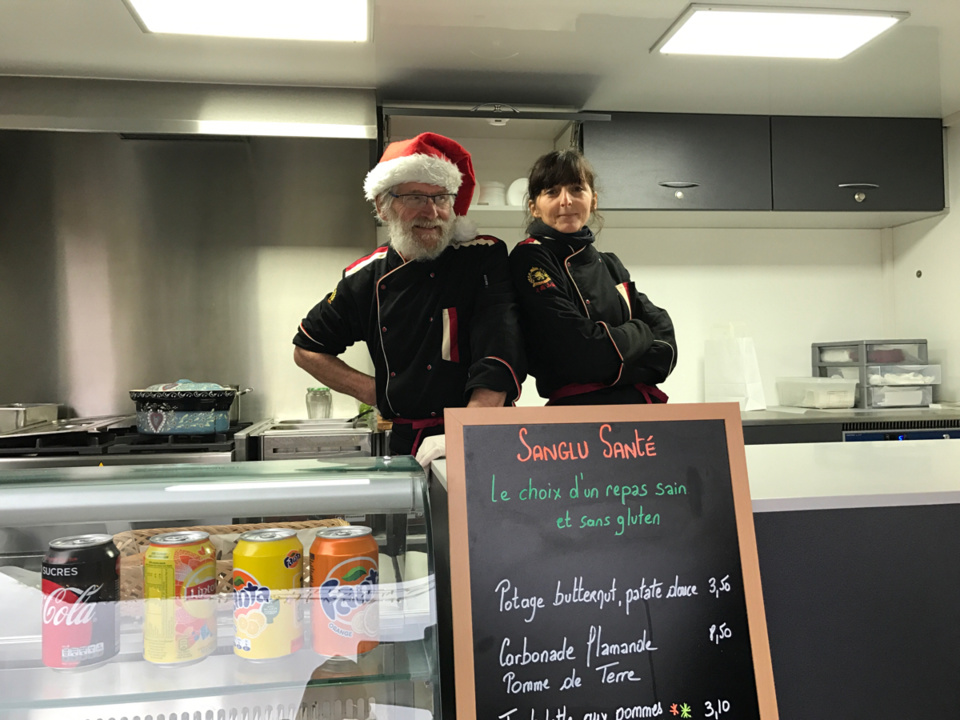 Patricia et Daniel dans leur Food truck