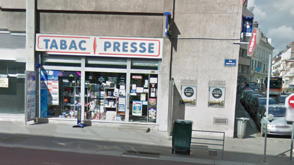 La vendeuse a été menacée alors qu'elle venait d'ouvrir le magasin (illustration@GoogleMaps)