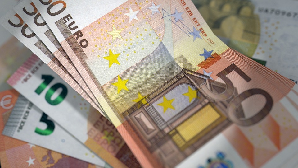 4 000 euros en billets de banque ont été saisis lors des perquisitions (Illustration)