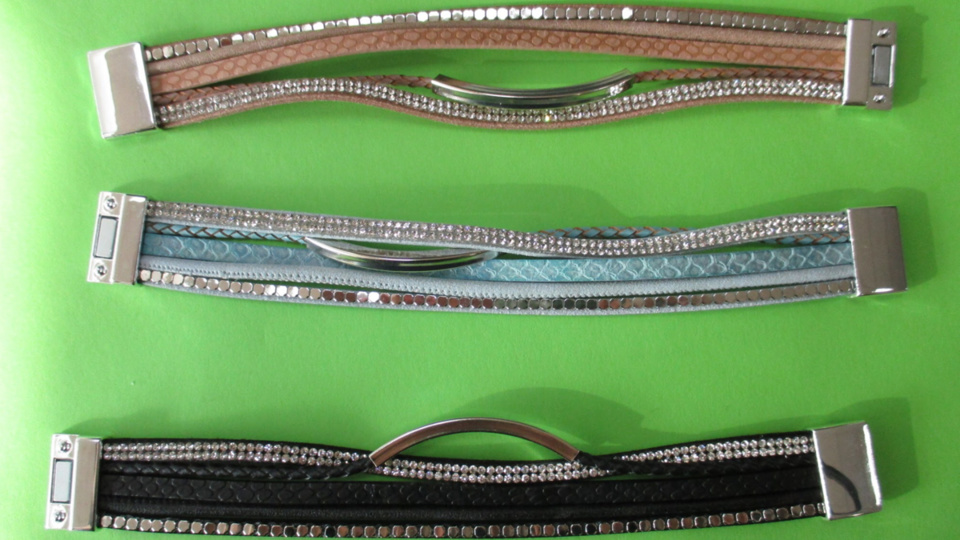 Importés de Chine, ces bracelets étaient destinés à être commercialisés sur le marché français (Photo©Douane française)