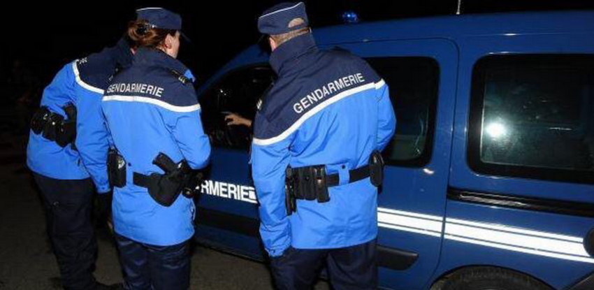 Dans l'Eure, un homme armé d'un fusil se retranche dans sa maison, avant d'être délogé