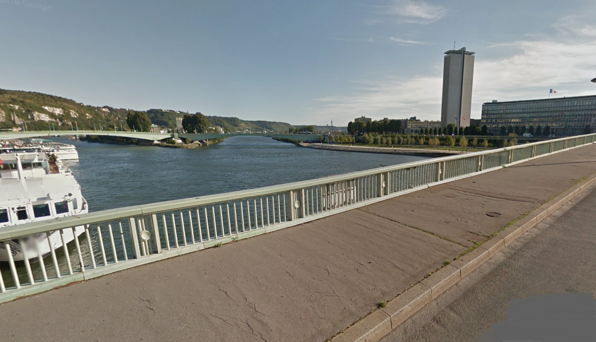 Le témoin traversait à pied le pont Boieldieu lorsqu'il a entendu des appels aux secours (Illustration © Google Maps)