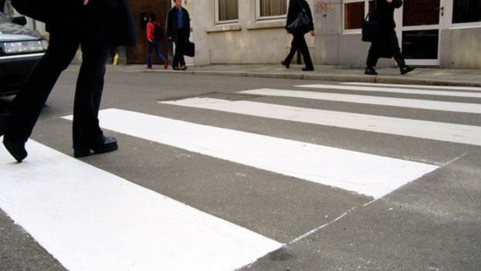 La jeune femme traversait sur le passage réservé aux piétons (illustration)