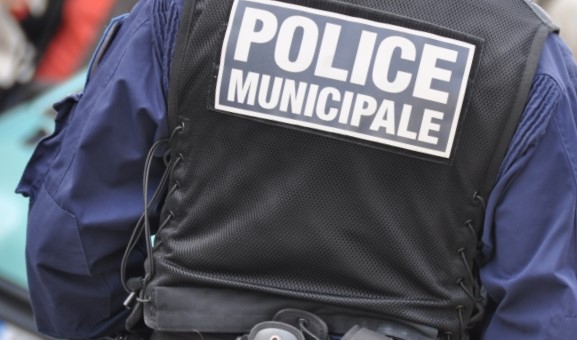 Au Havre, deux policiers municipaux frappés et menacés de mort par un homme ivre 