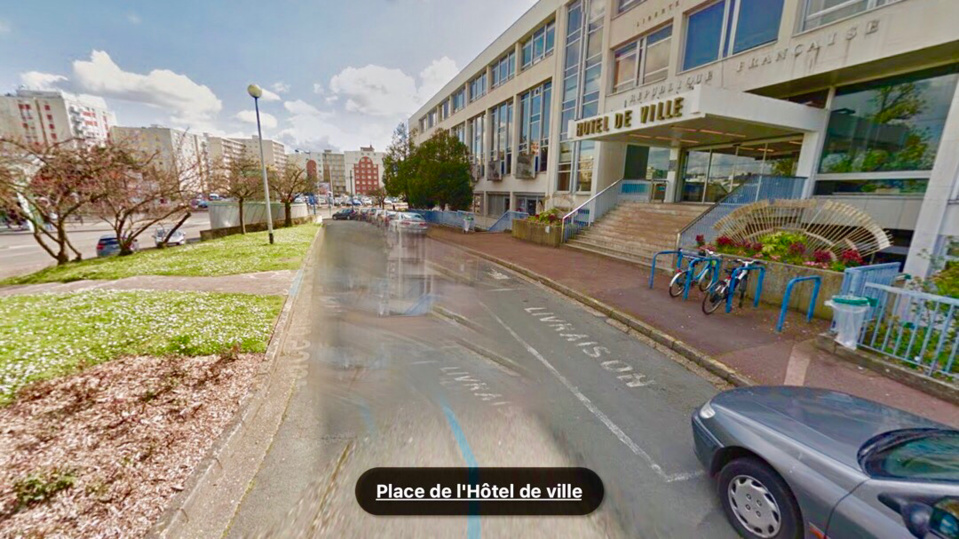L'accident s'est produit place de l'hôtel de ville (Illustration @ Google Maps)