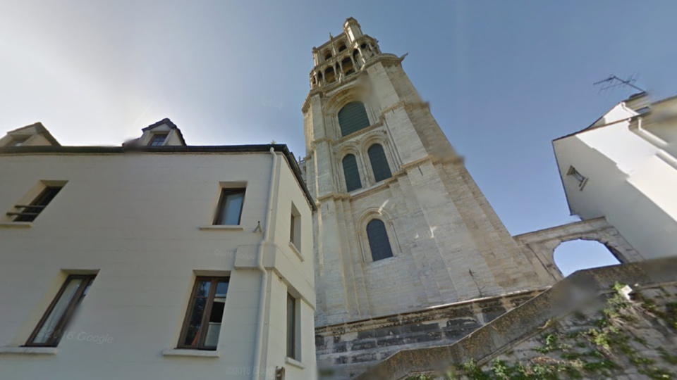 Yvelines : ils escaladent la façade de la collégiale de Mantes-la-Jolie et dégradent des gargouilles 