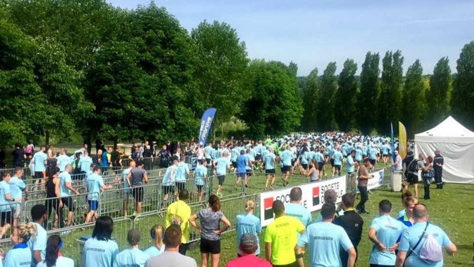 600 participants aux "foulées bleues" en hommage aux deux policiers assassinés à Magnanville (Yvelines) 
