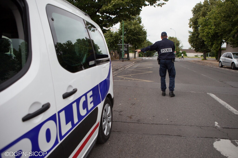 Yvelines : arrêté  pour apologie du terrorisme, le pilote de scooter avait plus de 2,7 g d'alcool dans le sang 