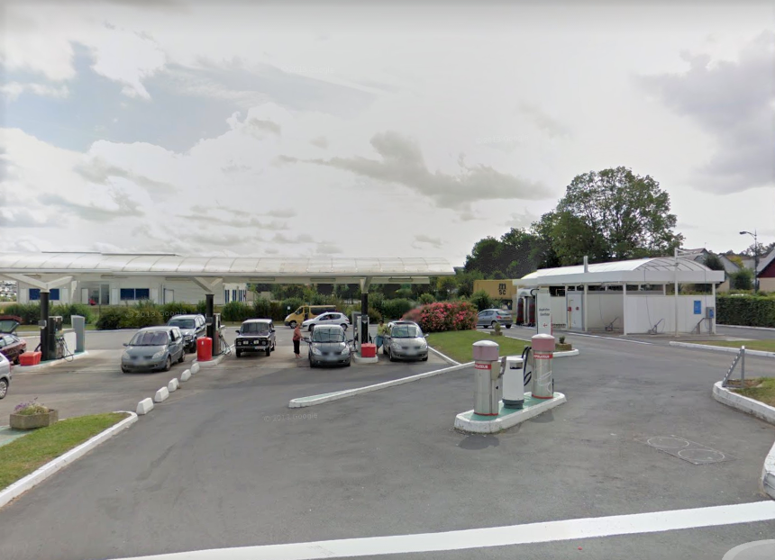 Le mis en cause s'est attaqué à l'aspirateur de la station-service pour dérober la menue monnaie qu'il contenait (illustration ©Google Maps)