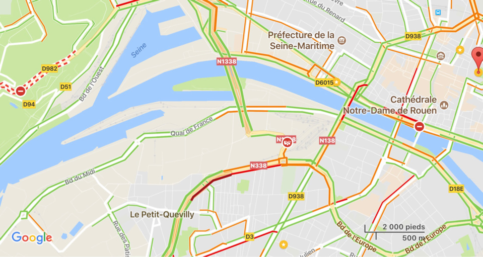 Camion couché entre le rond-point de la Motte et le pont Flaubert à Rouen : la RN1338 coupée et déviée 