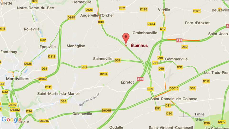 Dix motos et quatre véhicules détruits ce matin dans un violent incendie à Éthainhus