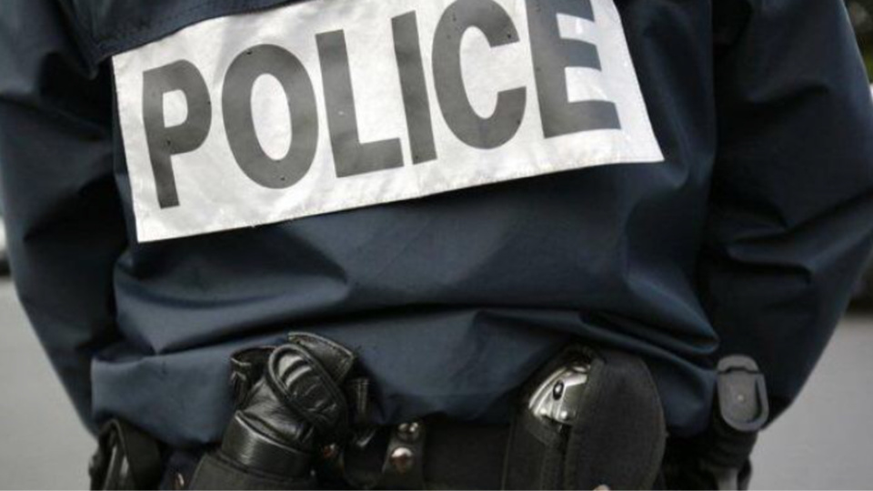 Rouen : l'homme cagoulé et alcoolisé se blesse en brisant la vitrine d'un restaurant   