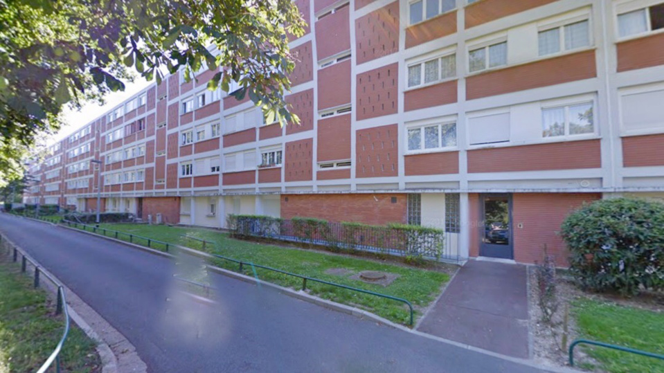 C'est dans un appartement de cette barre d'immeuble, allée de la Corniche, que le corps du quinquagénaire a été découvert (illustration @ Google Maps)