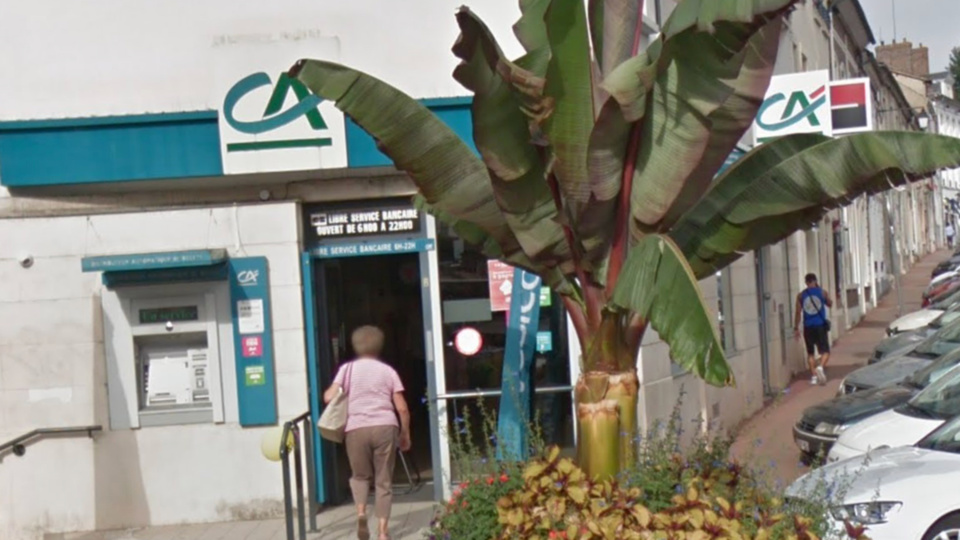 Pacy-sur-Eure : un distributeur de billets du Crédit Agricole piégé par un collet marseillais
