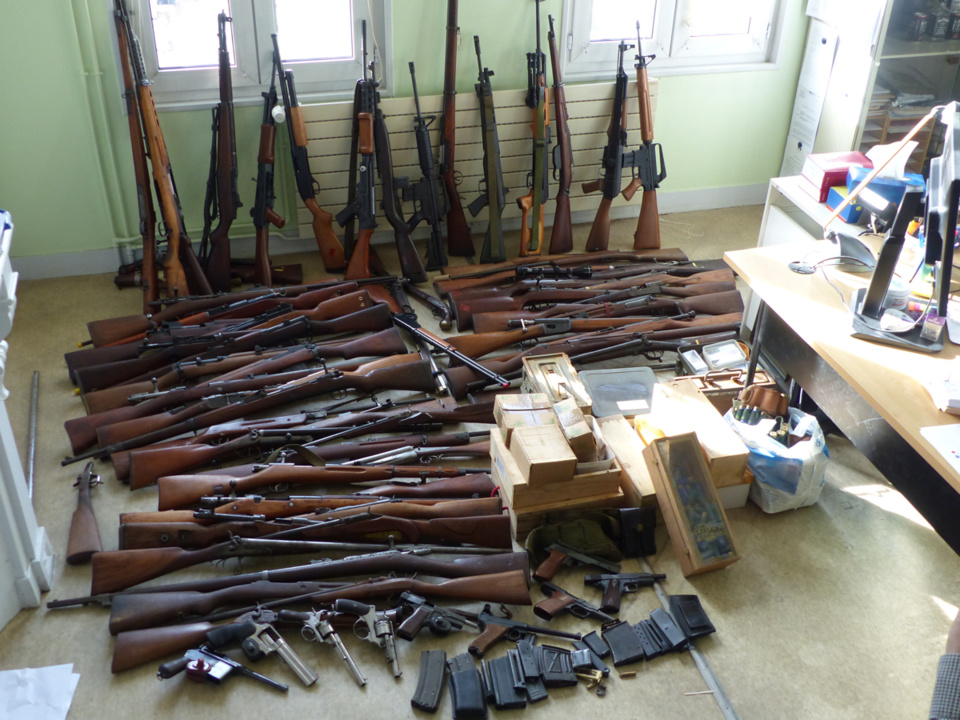 C’est un véritable arsenal que les policiers ont découvert dans le pavillon du sexagénaire (Photo @ DDSP76)