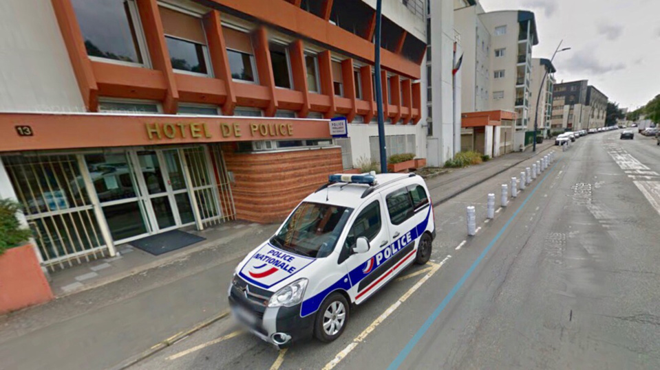 Le compagnon violent a été placé en garde à vue ce lundi matin à l’hôtel de police d’Évreux (Illustration @ Google Maps)