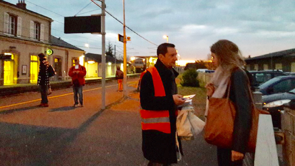 Ce mardi matin, les usagers des gares de Oissel, Caen et Carentan ont été sensibilisés aux règles de sécurité à observer (Photo @ SNCF)