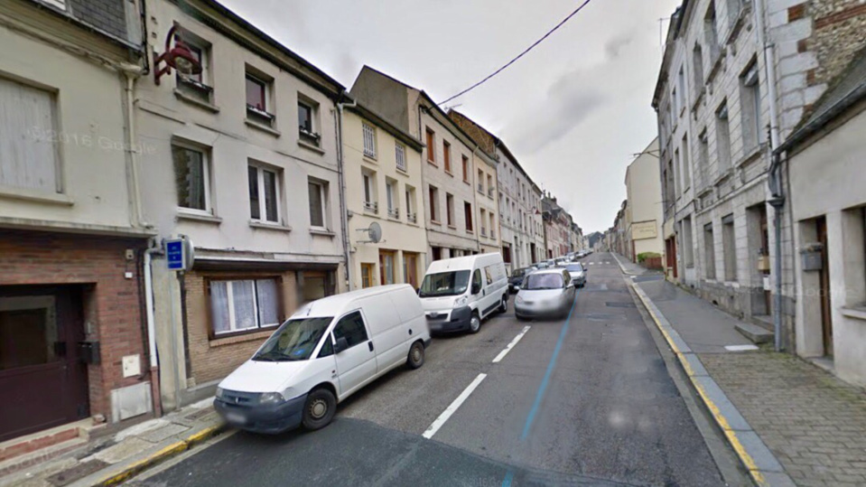 Le quadragénaire a été retrouvé blessé au visage à son domicile rue Gulllet, près du centre-ville de Bolbec (Illustration @ Google Maps)