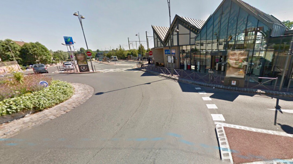 Colis Suspect Les Acces A La Gare Boucles Place Clemenceau A Conflans Sainte Honorine