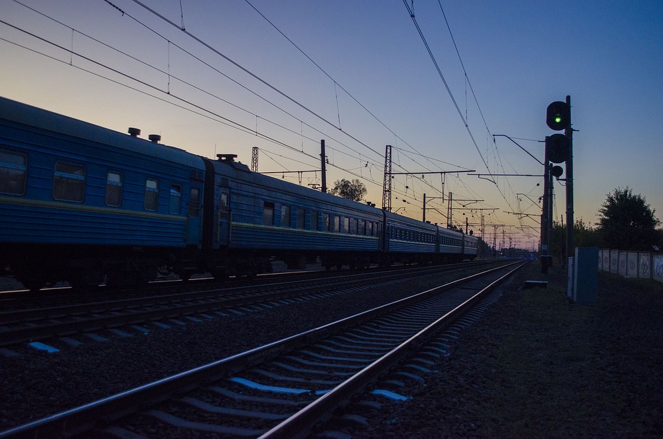 Régulièrement, les trains parqués dans la gare de triage sont soumis à des vols divers (Illustration © Pixabay)