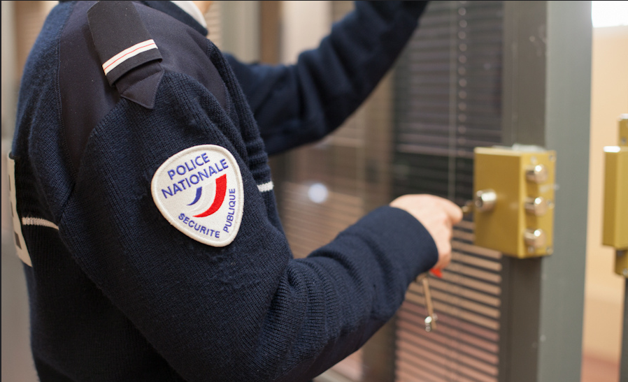 Le cambrioleur s'est retrouvé en garde à vue au commissariat de Saint-Germain-en-Laye (Illustraction © DGPN)