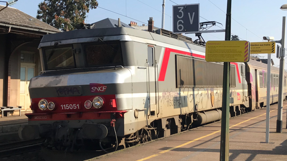 Feu de transformateur dans un wagon en gare de Plaisir (Yvelines) : les trains ont pris du retard  
