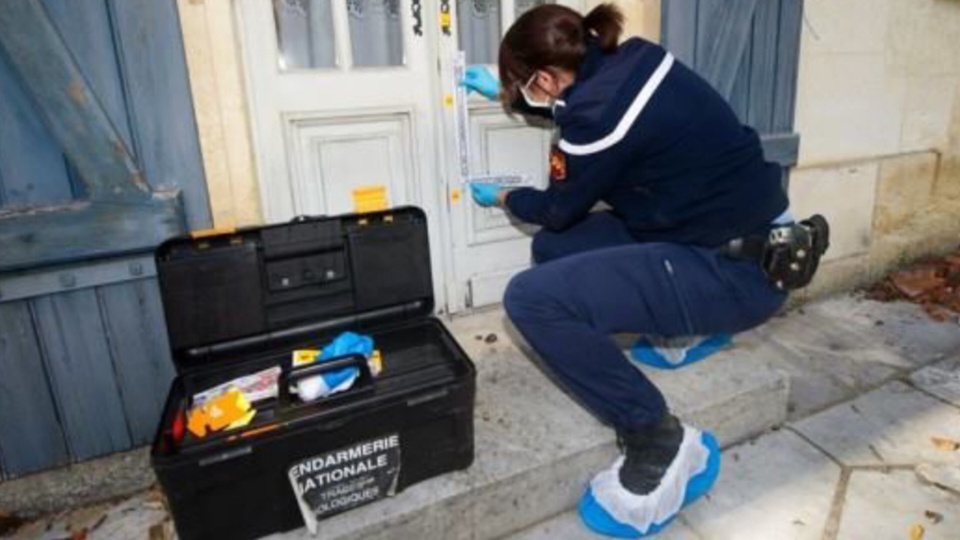 Le technicien d’identification criminelle (TIC) a un rôle prépondérant sur une scène de crime pour le déroulement d’une enquête (Photo @ gendarmerie)