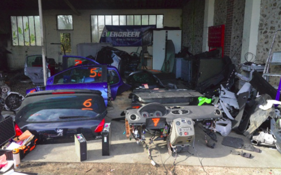 Une filière de recel de véhicules volés démantelée dans l'Eure : deux hommes placés en détention