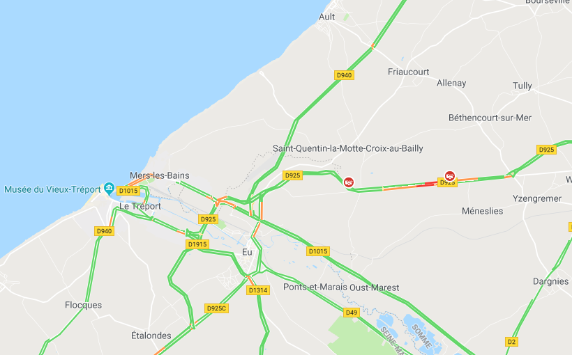 Seine-Maritime : une voiture s'embrase sur la route d'Abbeville à Eu, pas de blessé