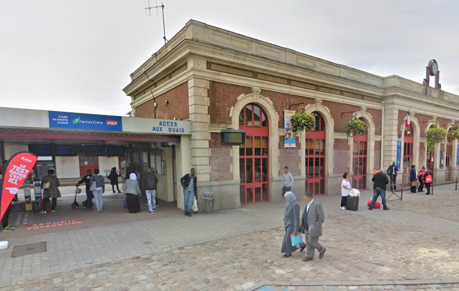 Le pseudo agent secret a été interpellé à sa descente du train en gare de Mantes-la-Jolie - Illustration © Google Maps