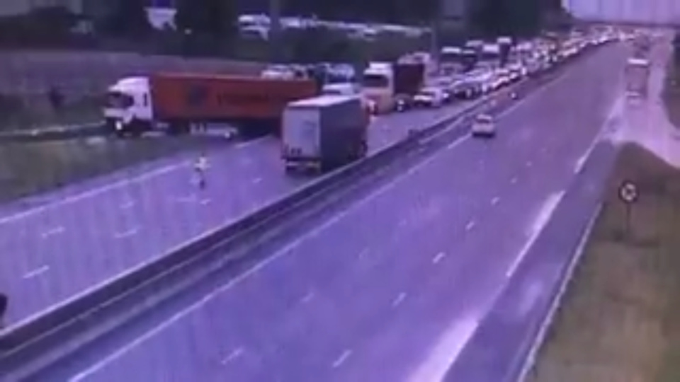 Inondations : l’A13 fermée dans les deux sens entre Poissy et Les Mureaux, ce matin 