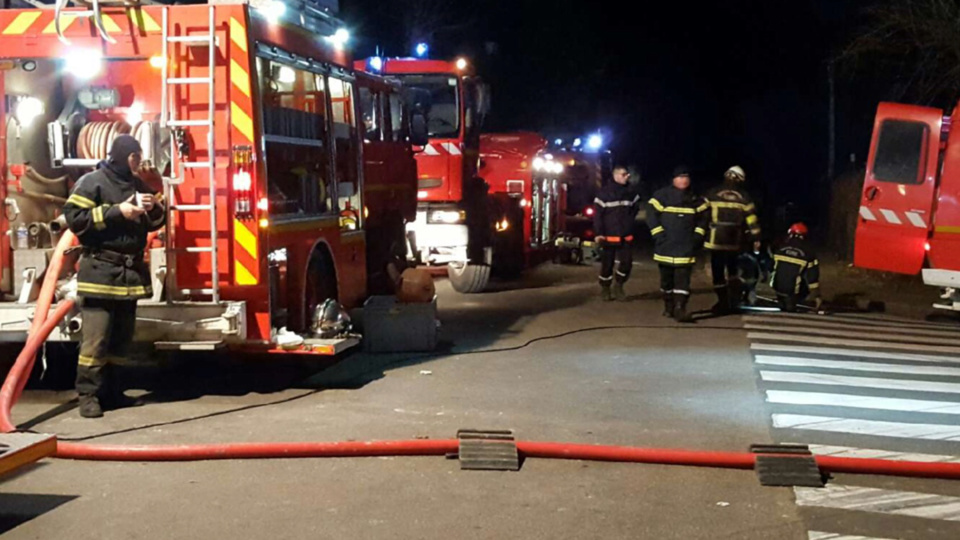 19 sapeurs-pompiers et 7 engins ont été mobilisés sur les lieux du sinistre - Illustration