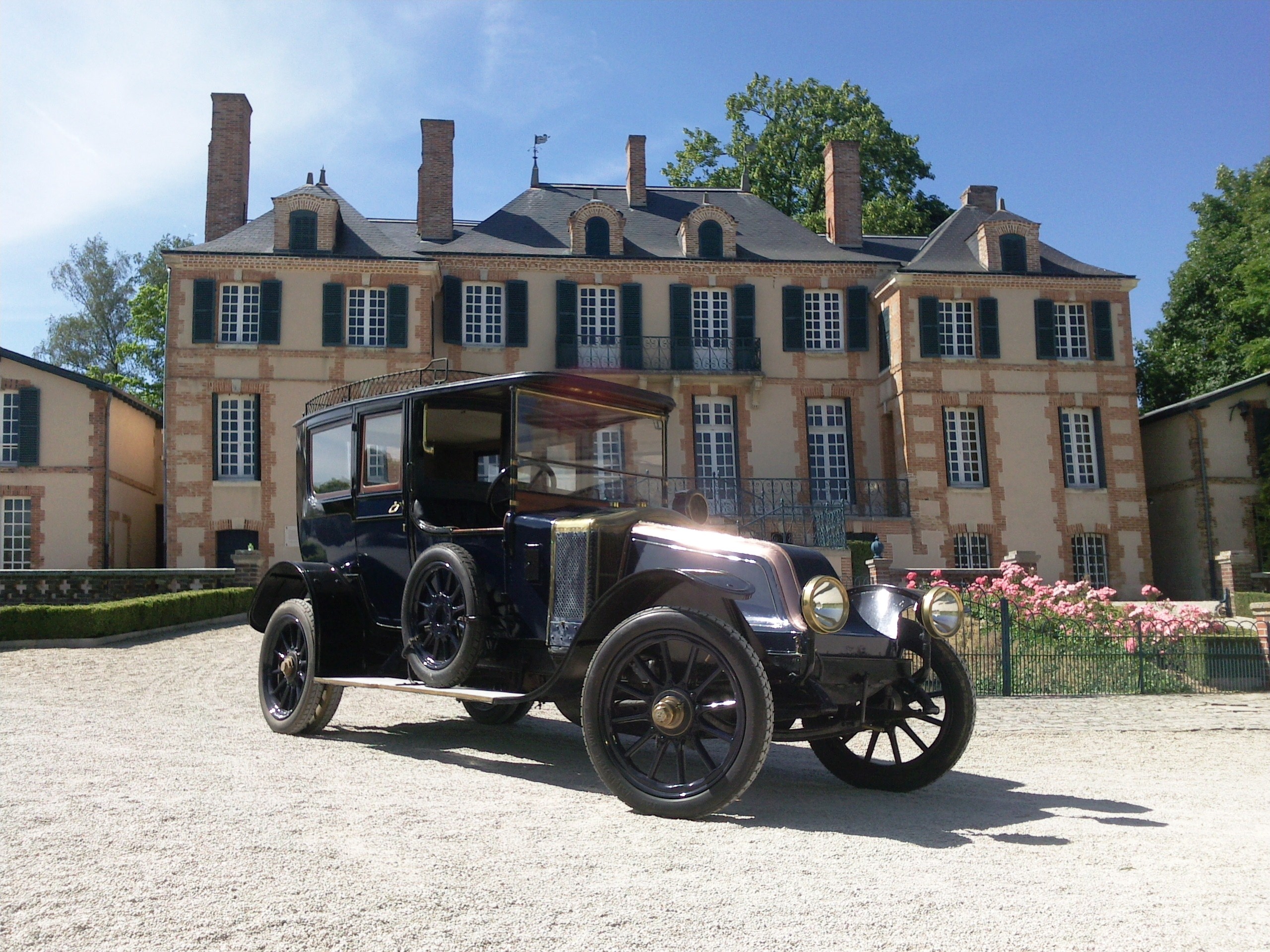 A découvrir : la voiture du Maréchal Joffre de marque Renault datant de 1917