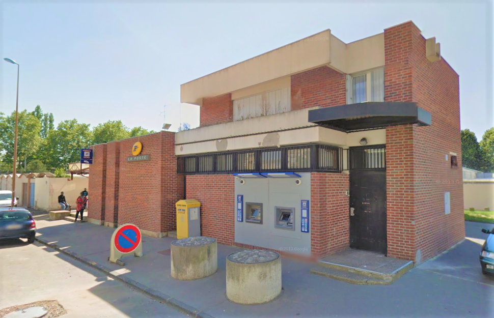 A Evreux Les Cambrioleurs Decoupent Les Barreaux Du Bureau De Poste Et S Emparent Des Rouleaux De Pieces A Evreux Les Cambrioleurs Decoupent Les Barreaux Du Bureau De Poste Et S Emparent Des Rouleaux De Pieces