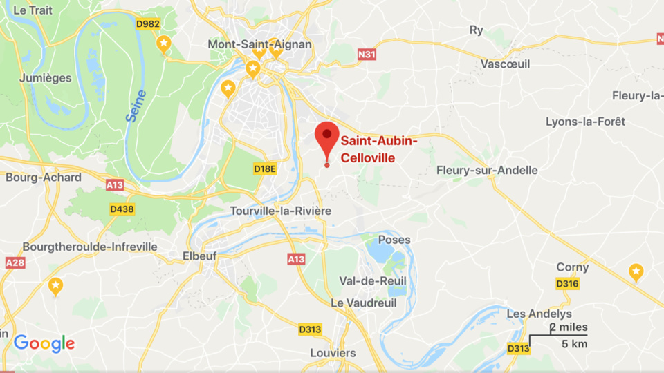 Un camion-remorque se renverse en bordure de la route en Seine-Maritime, le chauffeur est blessé 
