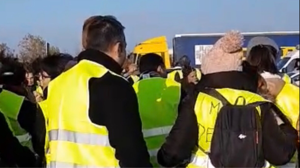 Gilets Jaunes Leur Objectif Aujourdhui Est De Bloquer Les