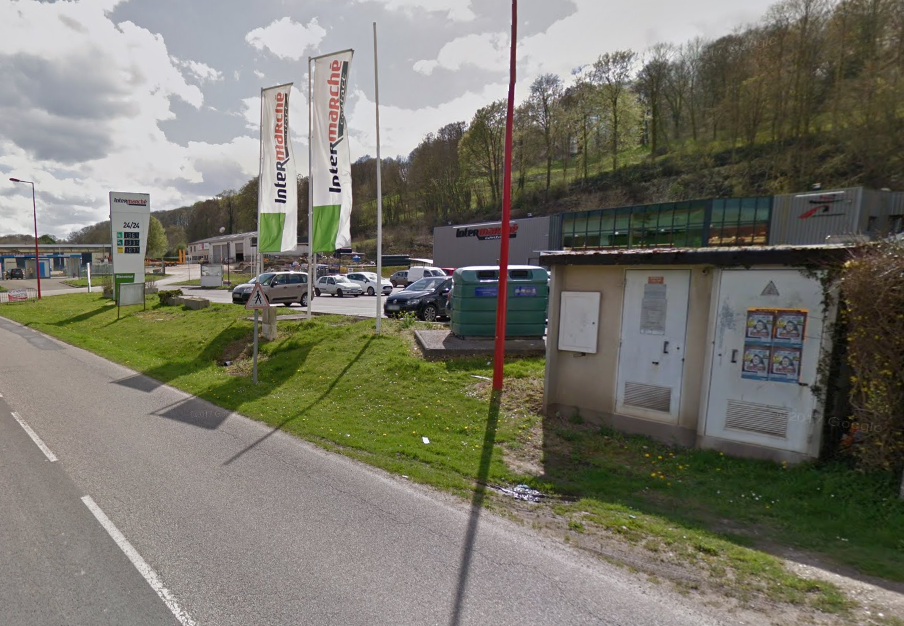 Plusieurs commerces situés dans le périmètre du transformateur, près d'Intermarché, ont été impactés par la coupure d'électricité - Illustration © Google Maps