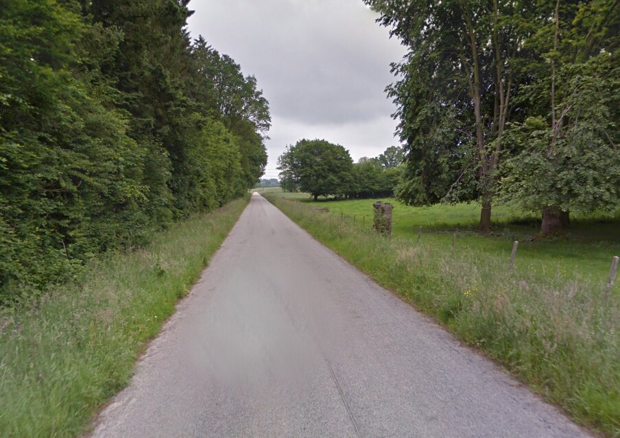 Le drame est survenu sur cette petite route de campagne du Pays de Caux - illustration © Google Maps