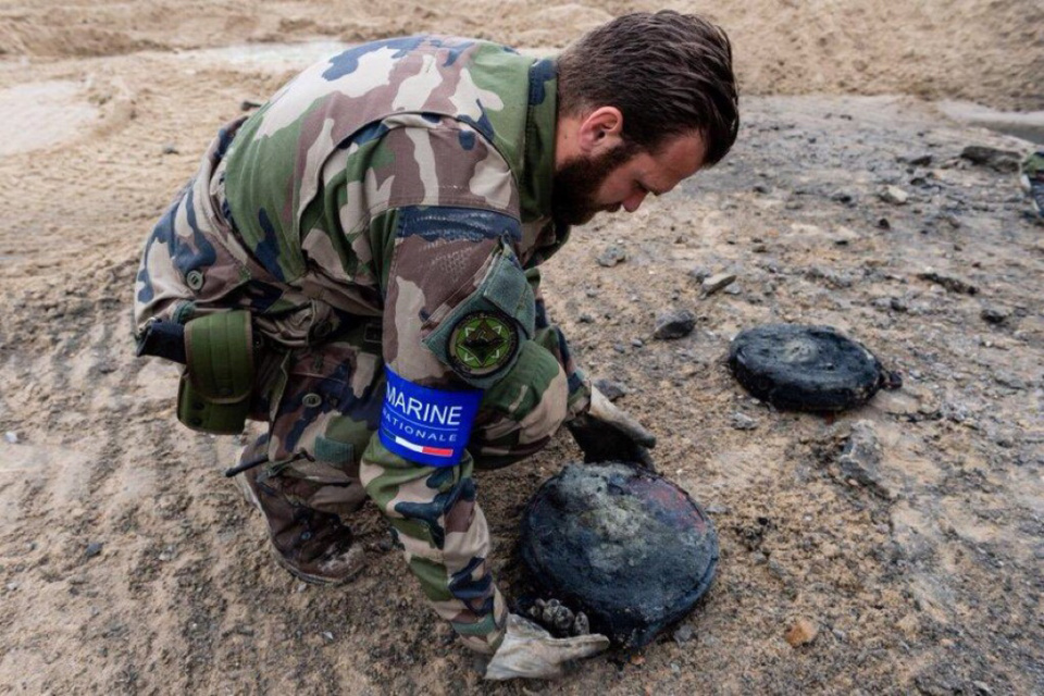 L’obus a été contreminé par les plongeurs démineurs - Illustration @ Préfecture maritime