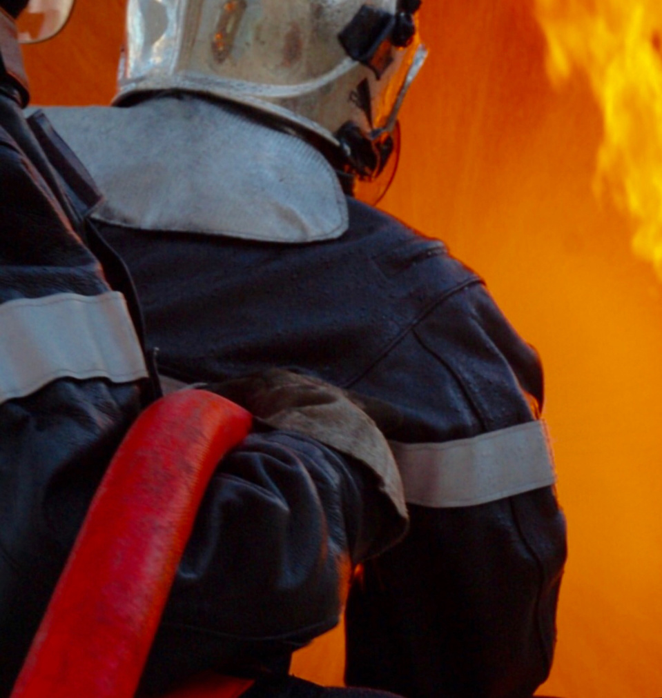 Le feu a été éteint au moyen d’une lance - Illustration
