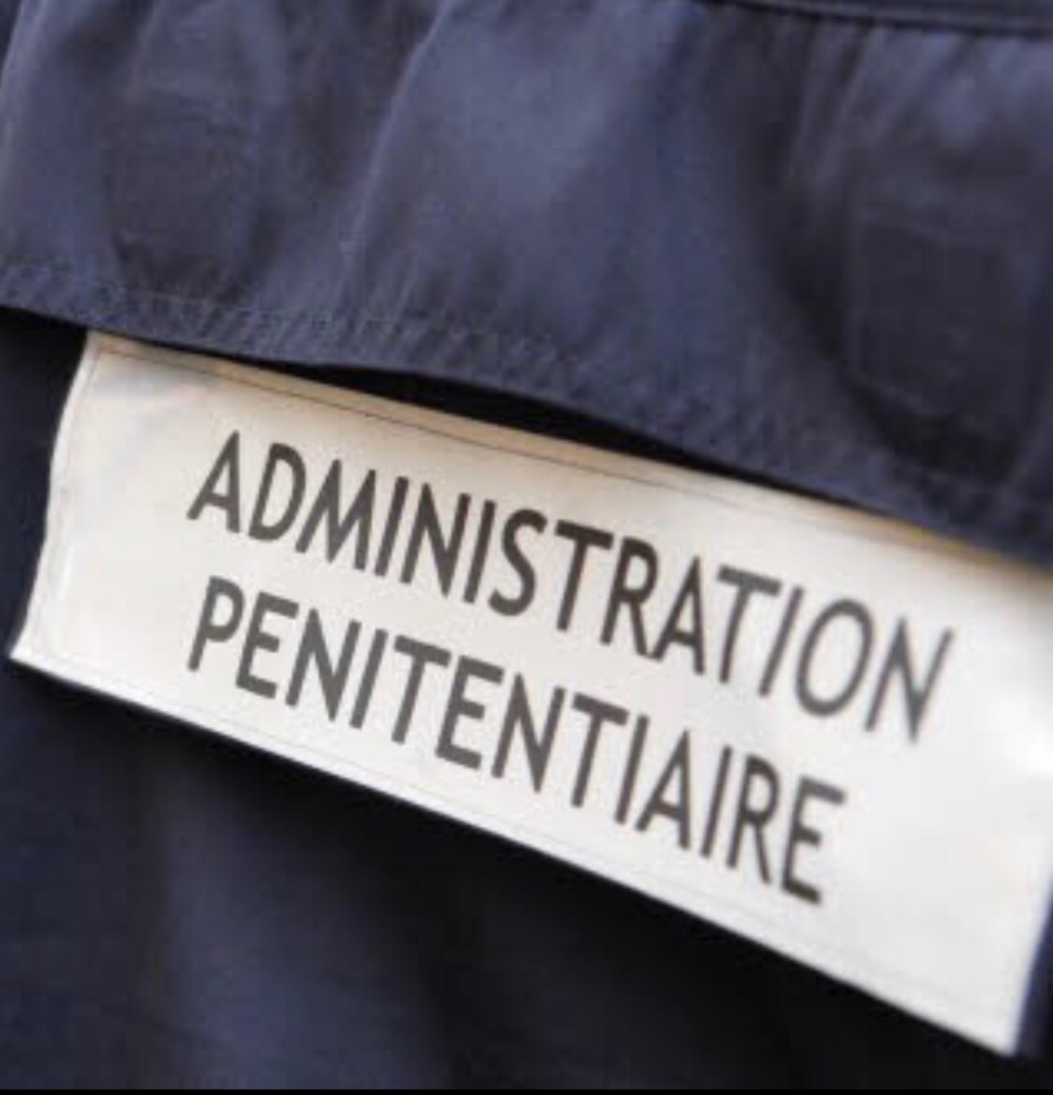 L’un des agents pénitentiaires a été frappé par les malfaiteurs - illustration