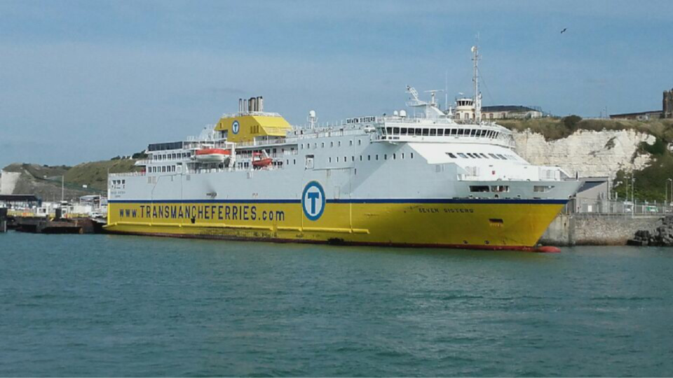 Au Terminal ferries, à Dieppe, le ministre assistera à un contrôle lors du débarquement d'un ferry - Illustration © infonormandie