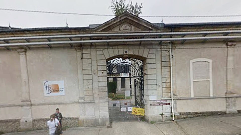 Le feu s’est déclaré au niveau d’une toiture du service radiologie du centre hospitalier - Illustration @ Google Maps