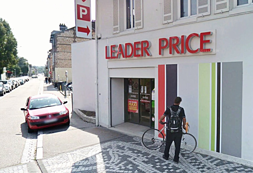 Des bouteilles d'alcool ont été dérobées dans le magasin Leader Price où les cambrioleurs se sont introduits par le toit - illustration © Google Maps