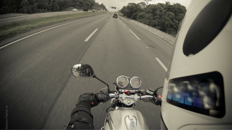 La moto roulait à une allure normale, ont indiqué les témoins de l'accident - illustration ® Pixabay